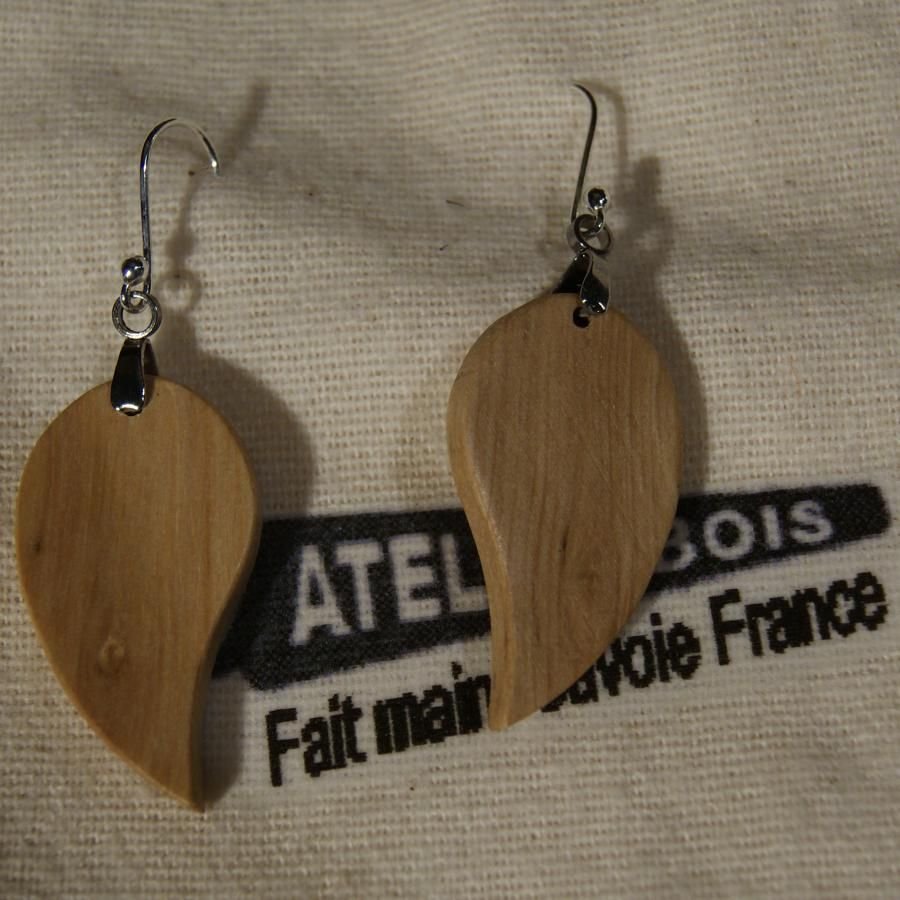 runde blatt ohrringe in charme ethischer schmuck aus holz, naturschmuck gewachst, handgefertigt