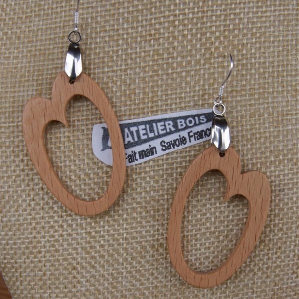 ovaler Ohrring aus Buchenholz handgefertigtes Schmuckst&uuml;ck aus Holz, geometrische Form