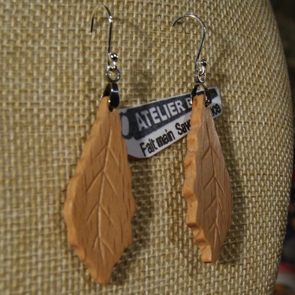 ohrringe eichenblatt aus holz von Hetre handgefertigter ethischer schmuck aus holz, gewachster naturschmuck, f&uuml;r ohrl&ouml;cher