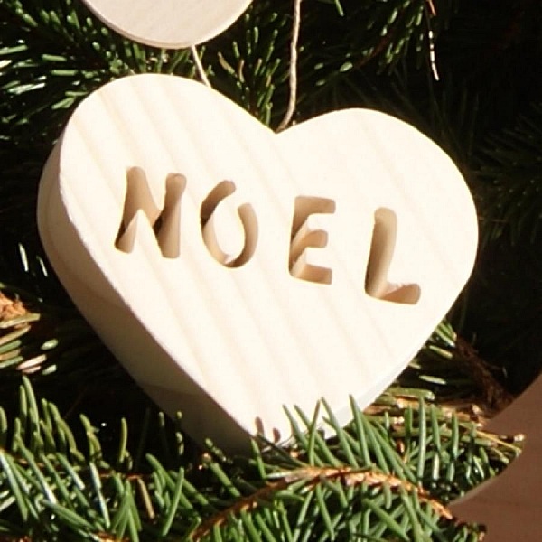 Herz Weihnachtskugel aus Holz zum Aufh&auml;ngen in Ihrem Weihnachtsbaum