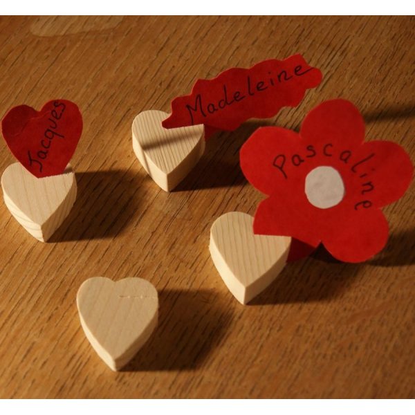 Herz-Platzkarten aus massivem Fichtenholz, wiederverwendbar, zum Dekorieren, pro 10 St&uuml;ck, Namensschild Hochzeit