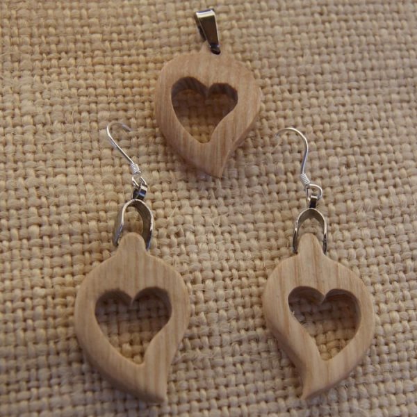 Herzset aus Eschenholz, Ohrringe und Anh&auml;nger Geschenk Holzhochzeit, Valentinstag Natur