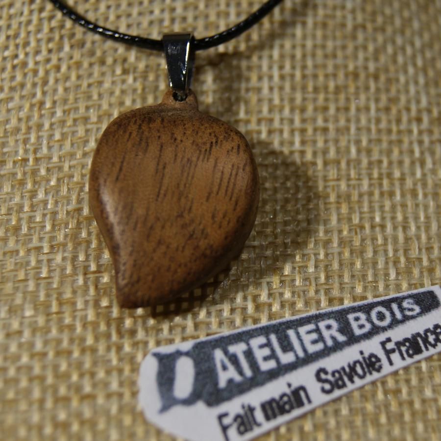 walnussholz anhänger schmuck aus holz und natur