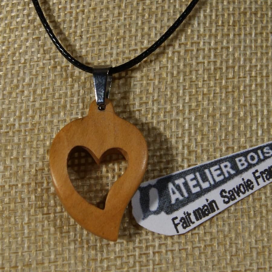 Herzanhänger an verstellbarer Schnur, Schmuck zur Holzhochzeit, Valentinstag