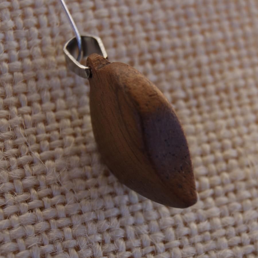 walnussholz anhänger schmuck aus holz und natur