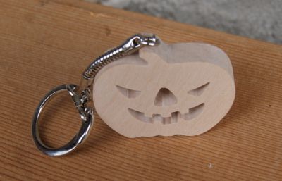 Schlüsselanhänger Kürbis Halloween handgefertigtes Massivholz