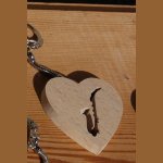 Schlüsselanhänger mit Herz und Saxophon, Geschenk für Saxophonisten, handgefertigt