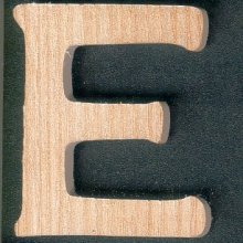 Buchstabe E aus Holz Höhe 5cm zum Aufkleben