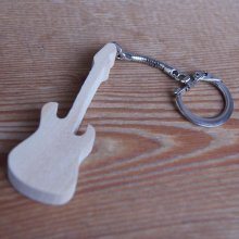 Schlüsselanhänger für elektrische Gitarre aus massivem Kirschholz, handgefertigt als Geschenk für Musiker und Gitarristen.
